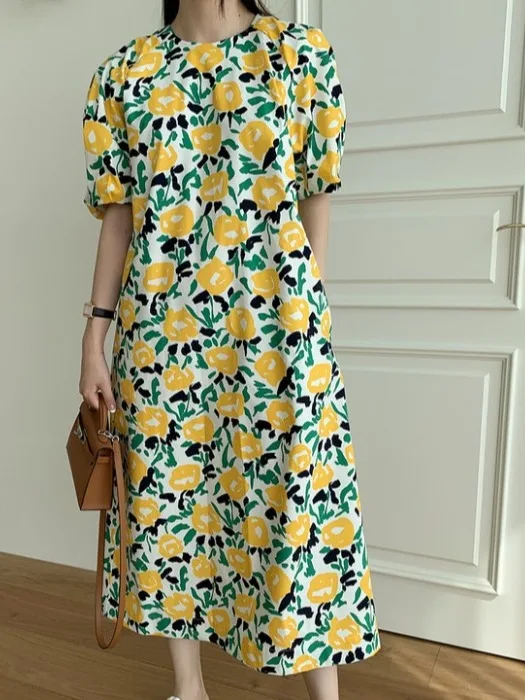 세련된 여름 꽃 프린트 느슨한 캐주얼 중간 길이 버블 슬리브 드레스 여성 라운드 넥 짧은 소매 통근 스타일 드레스