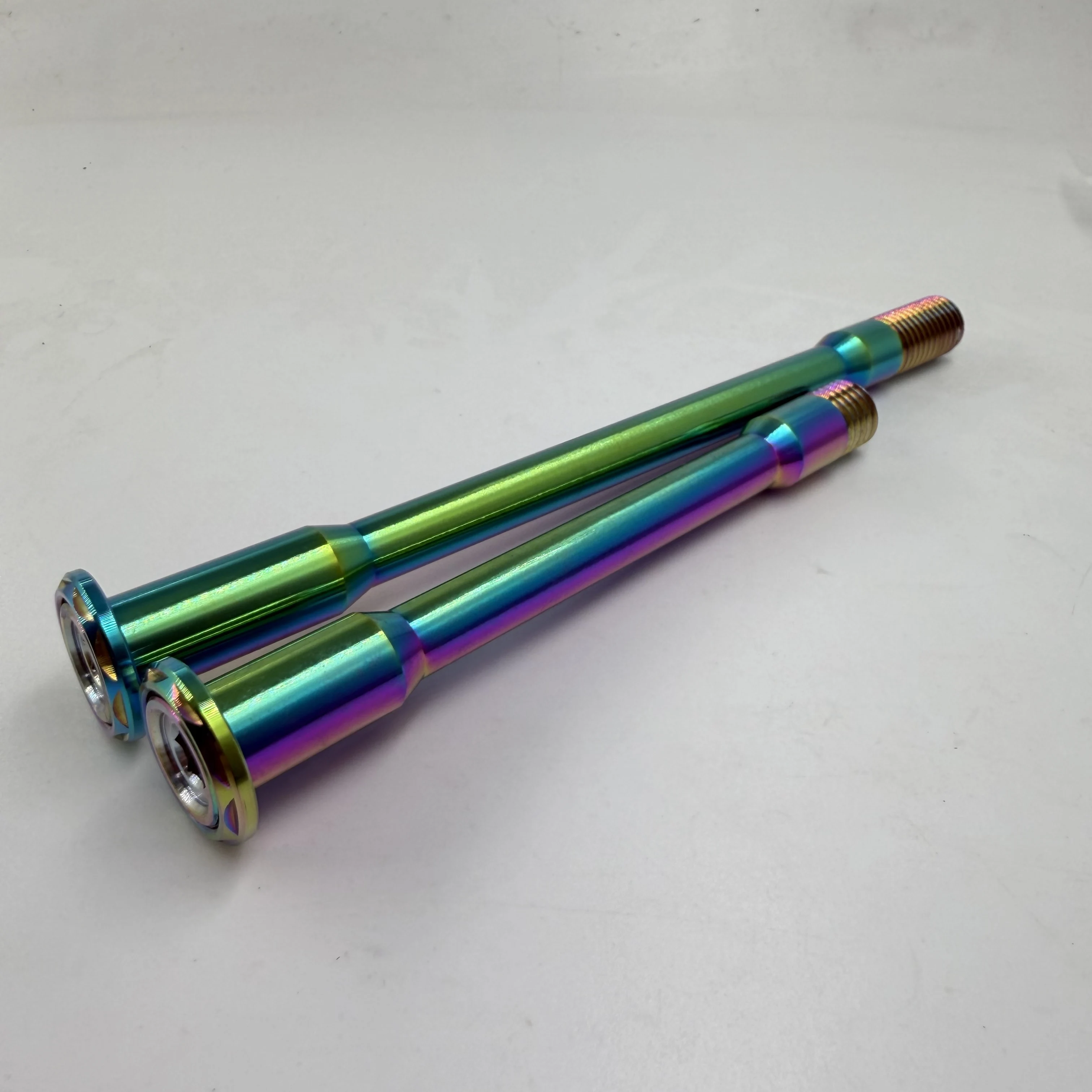 トレック マドン SLR Gen 7用超軽量スルーアクスルロッド、自転車部品