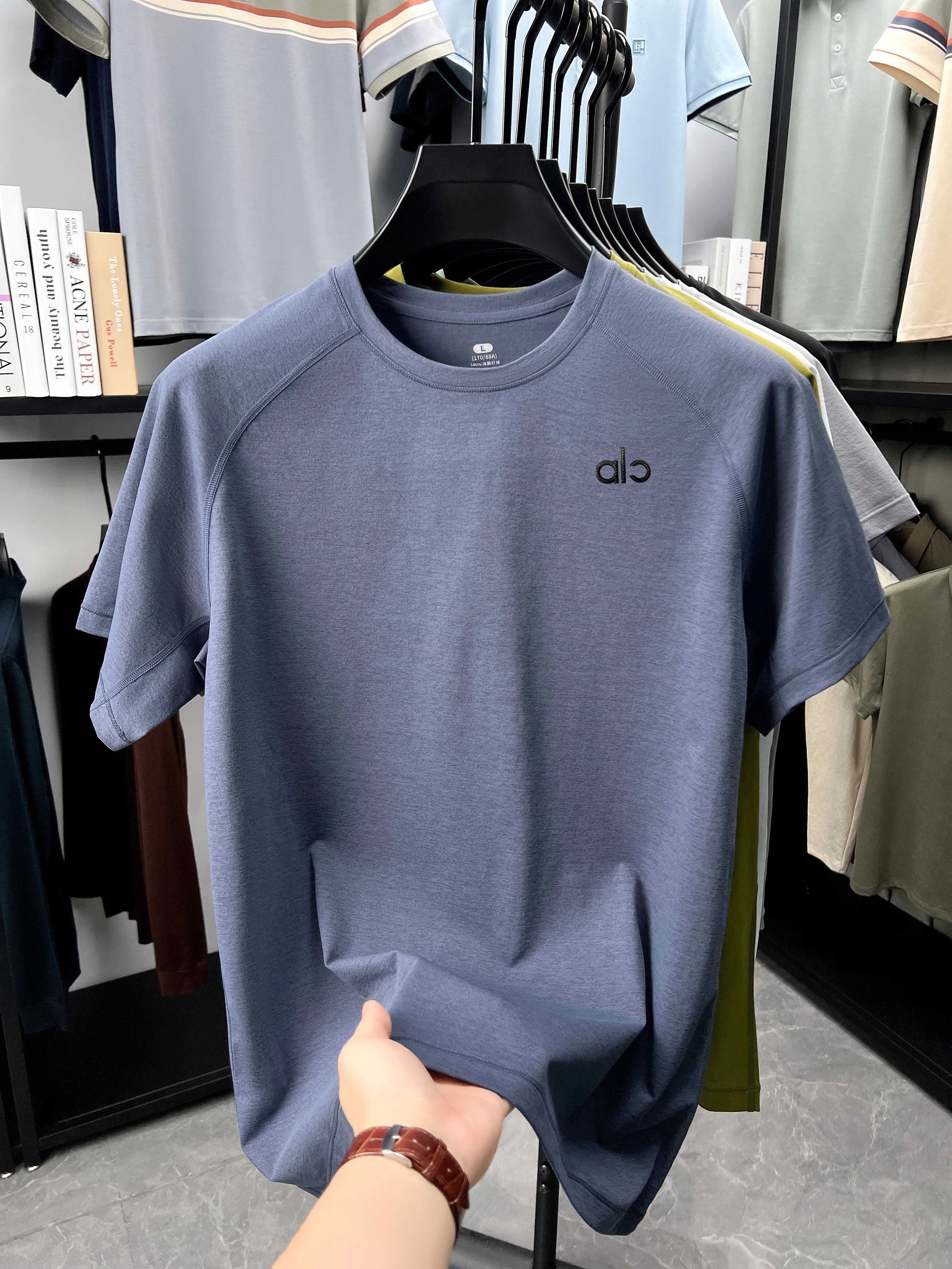 Sommermode-Marken-T-Shirt mit Rundhalsausschnitt und kurzen Ärmeln für Herren, bequemes und atmungsaktives, vielseitiges Alltags- und Sport-Oberteil – Detail 17