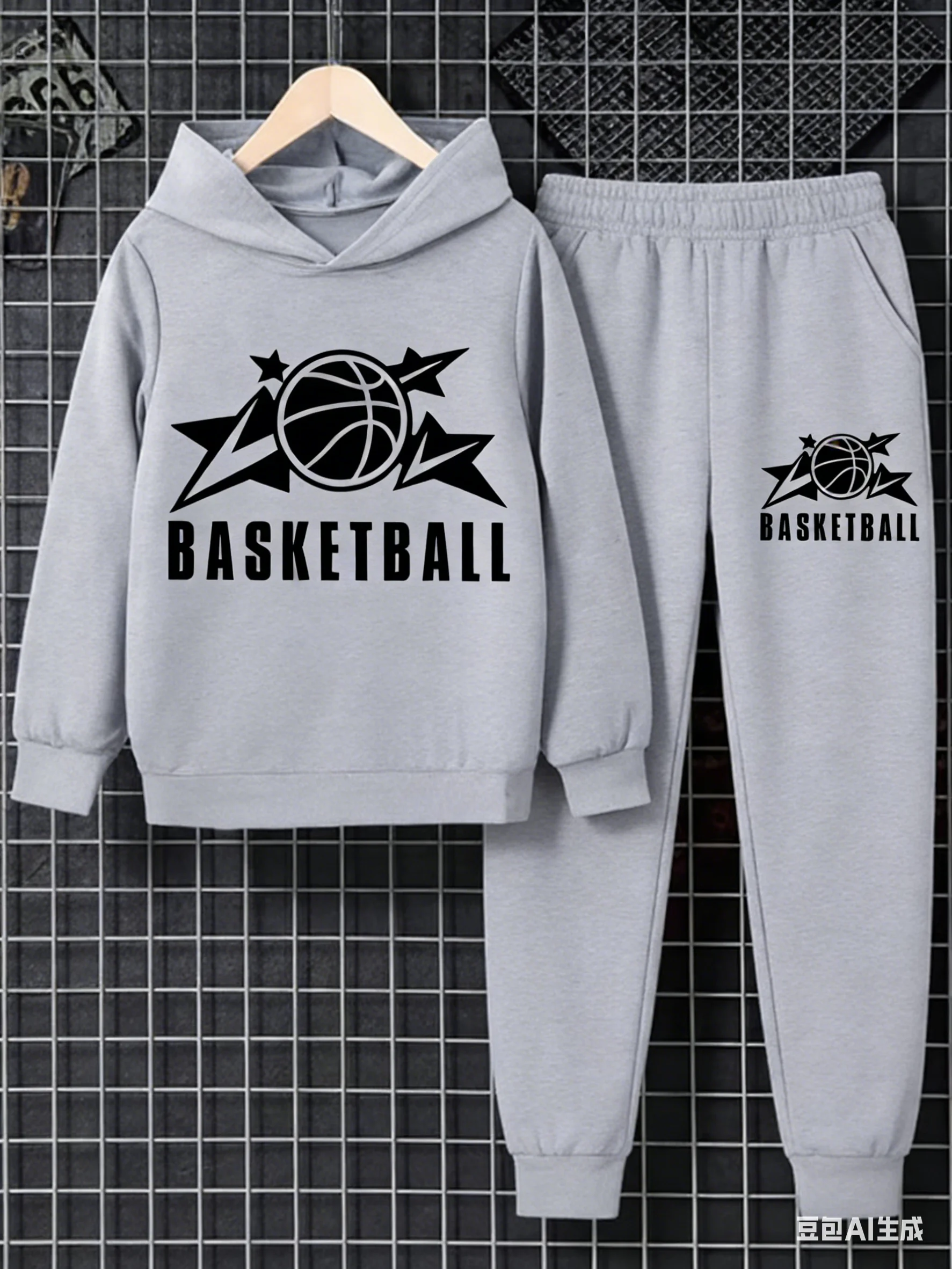 Conjunto informal y sencillo de sudadera con capucha gris para niños de 3 a 12 años con estampados de baloncesto, adecuado para salidas diarias