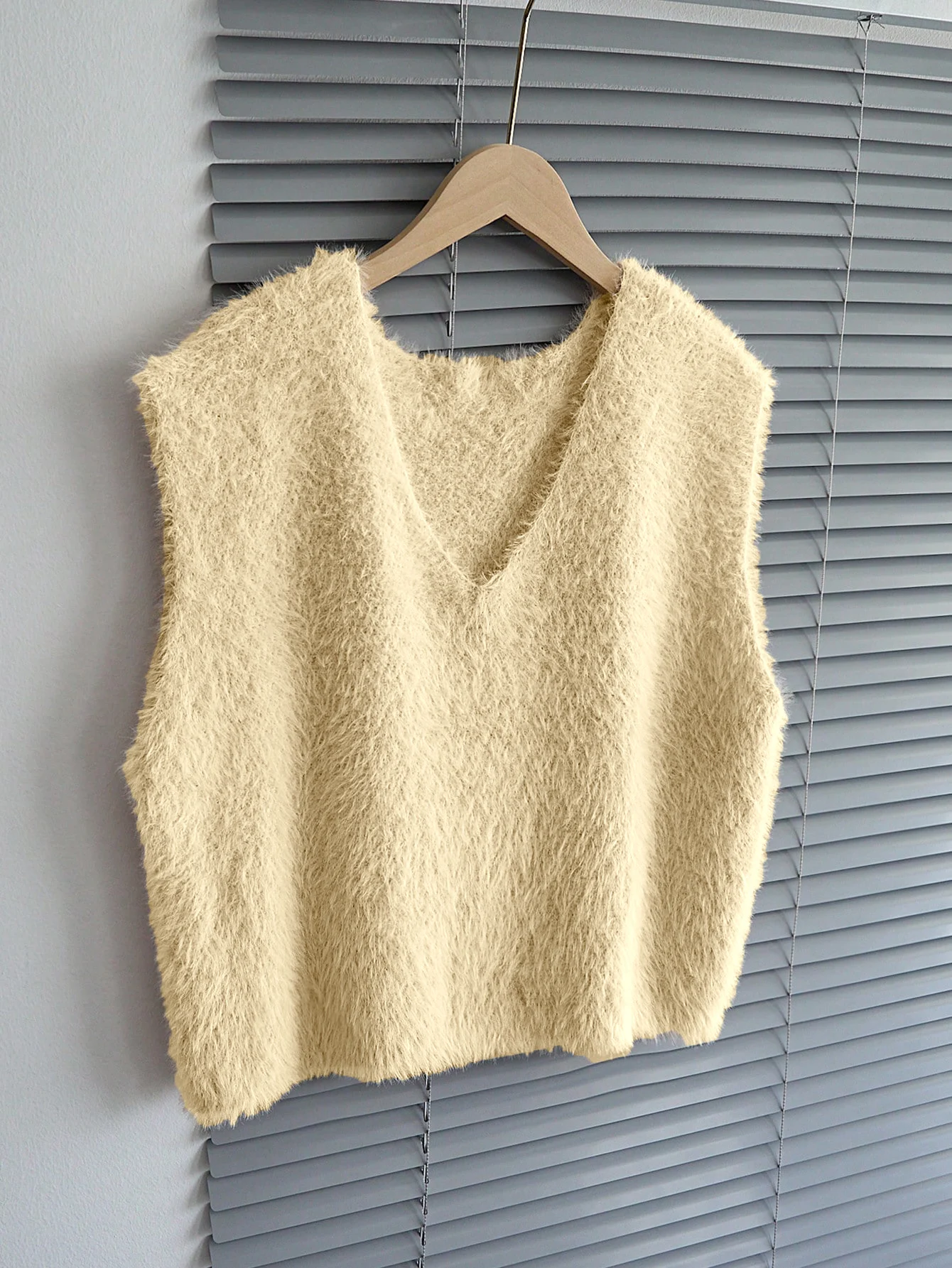 Women's Beige Fuzzy V-Neck Sleeveless Vest Soft Fluffy Knit Cropped Waistcoat for Spring Autumn