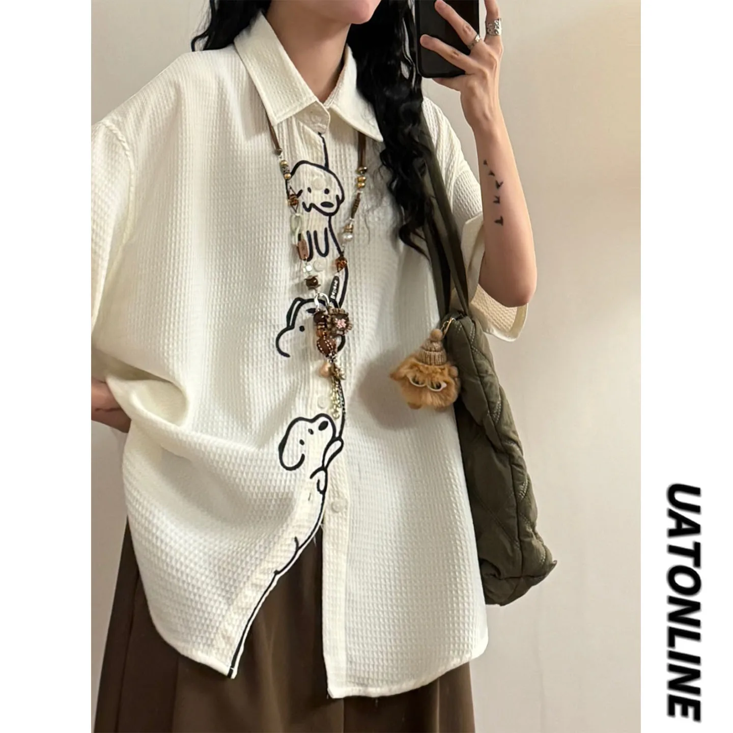 

UATONLINE2026 Street Style Loose Fit Short Sleeve Shirt Fun Dog Embroidery Versatile Waffle Pattern Unisex Spring Shirt