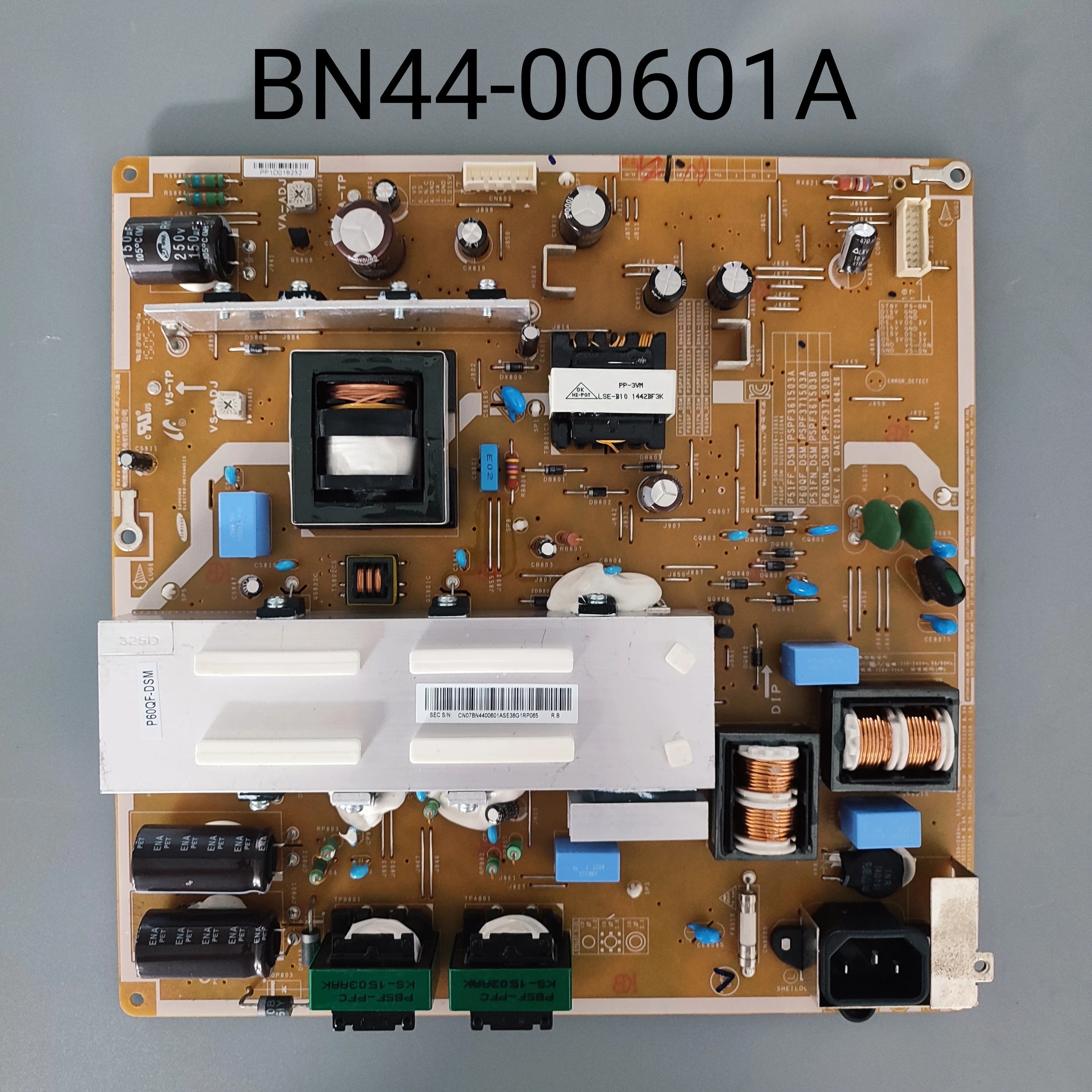 BN44-00601A zasilający PSPF371503A PSU został przetestowany pod kątem poprawnego działania do 60 cali dla telewizora SAMSUNG PS60F5500AK
