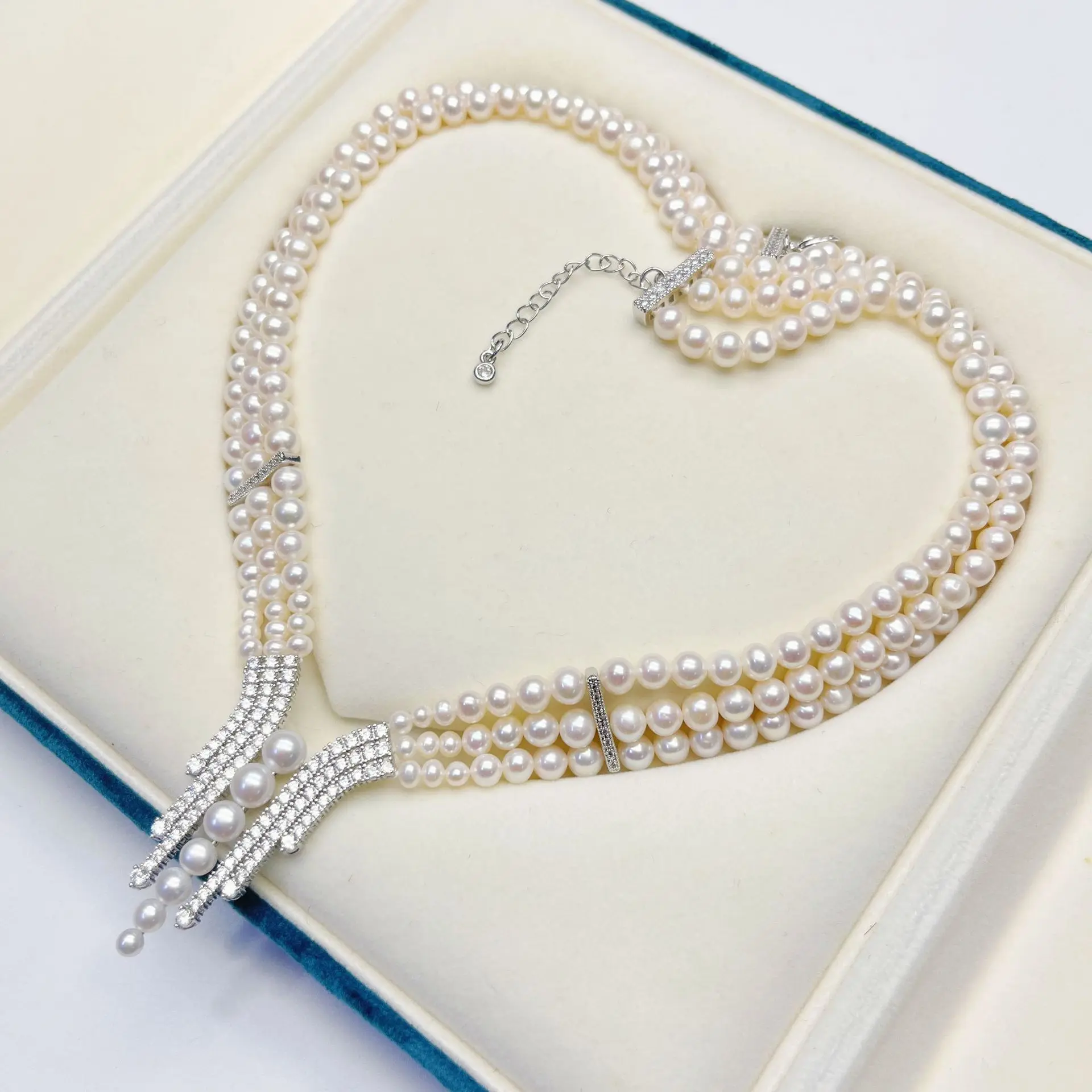 

High quality Stylish multi-layered freshwater pearl necklace