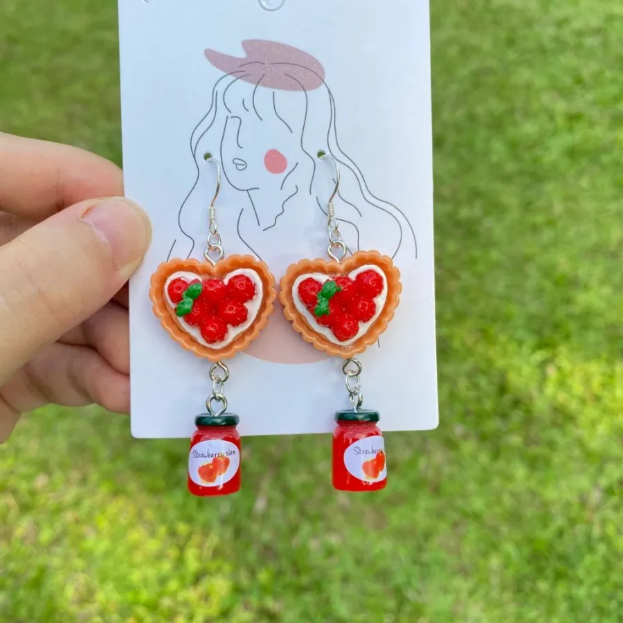 Novelty Heart Strawberry Jam Cake Dangle Earrings Creative Food Strawberry Jewelry Cute Resin Handmade Girl Eardrop Gift for Her