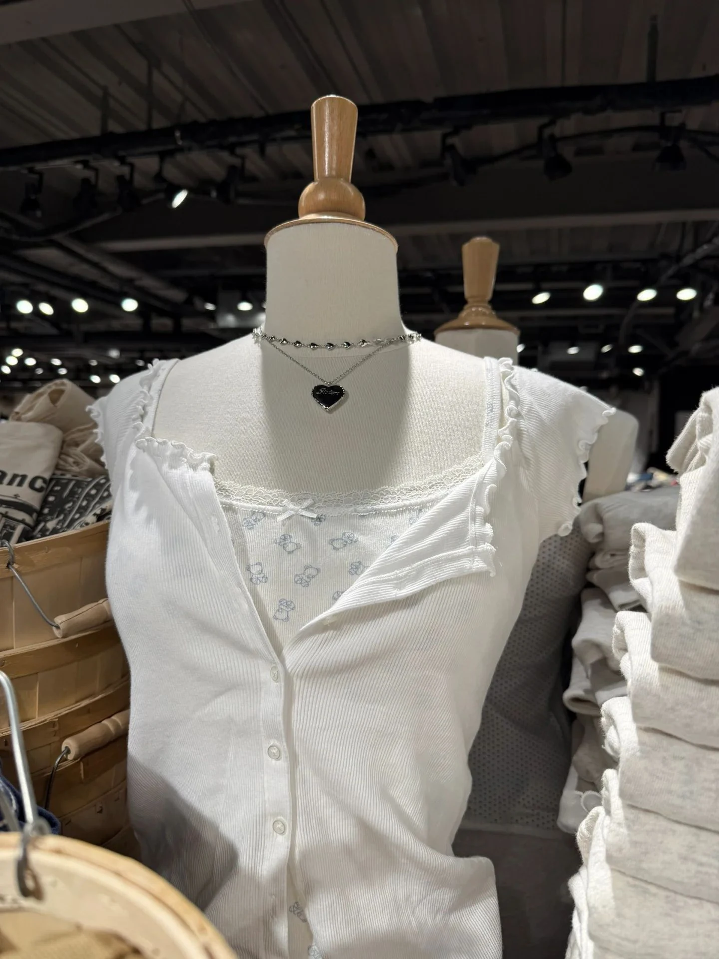 

Белая ребристая футболка с отделкой грибка, женская летняя однобортная хлопковая футболка с круглым вырезом и короткими рукавами, простые однотонные тонкие футболки