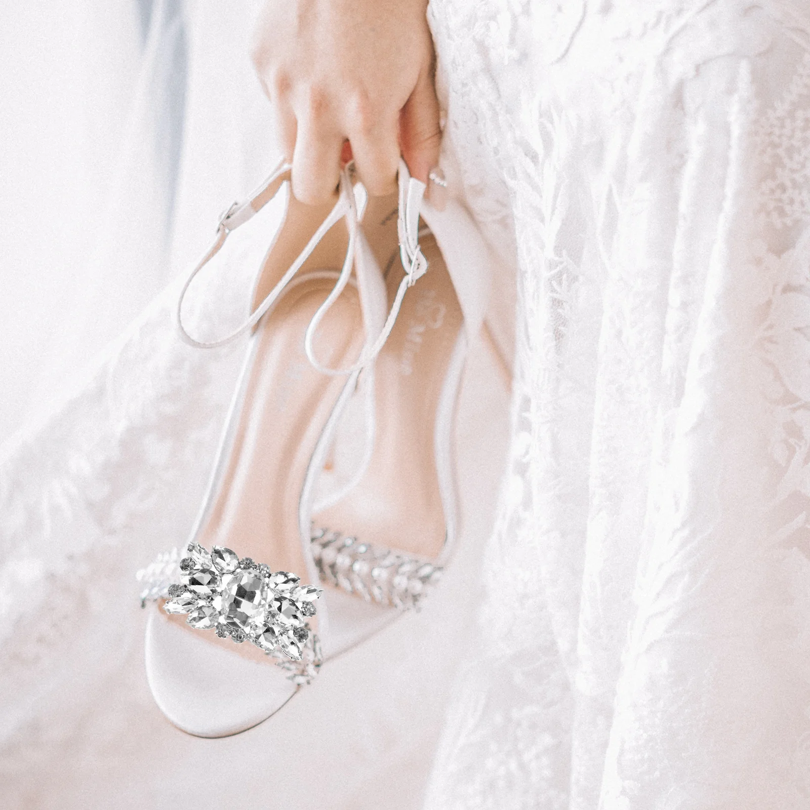 

2Pcs Shoe Flower Buckle Crystal Rhinestone Clip for Women Bridal Wedding High Heels Decorative Detachable Shoe Jewelry Accessory