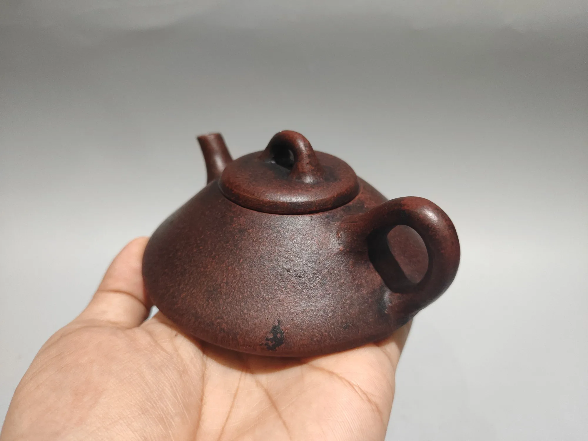 Purple teapot Yixing Purple Clay Teapot Ancient copper sand mud Flat stone ladle pot Antique teapot kettle teapot Tea Charm