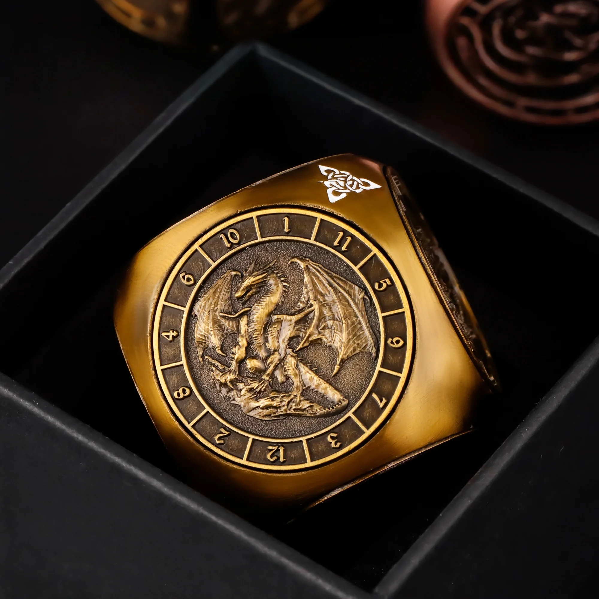 

7-in-1 D6 Dice Finger Spinner Set Fingertip Gyro Roulette Compass Dice for DND Metal Dice for Dungeons and Dragons RPG Role Play