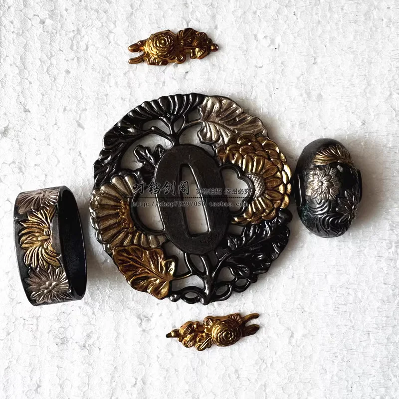 

Quality Iron Set Gilded with Gold and Silver of Katana Sword Tsuka Accessories Tsuba Fushi Kashira Menuki