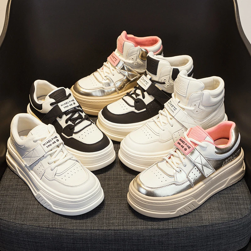 Women Viral Ins Hot 2026 Autumn Genuine Leather White Platform Loafers Versatile Casual Bread Sports Sneakers Low top Simple