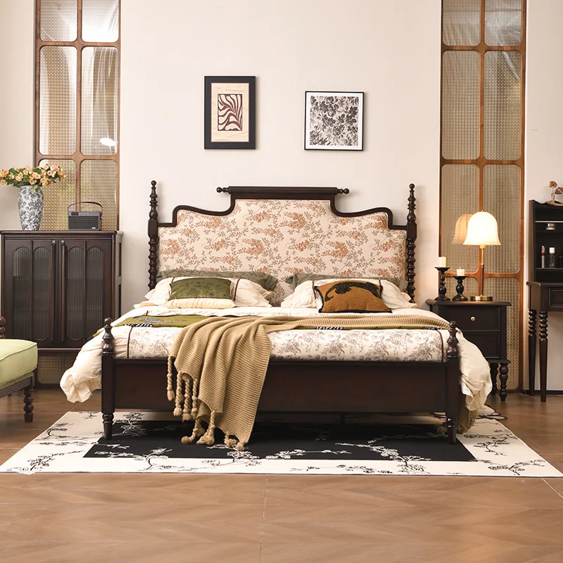 

French retro solid wood bed 1.8 meters master bedroom double American fabric soft bed antique light luxury silent
