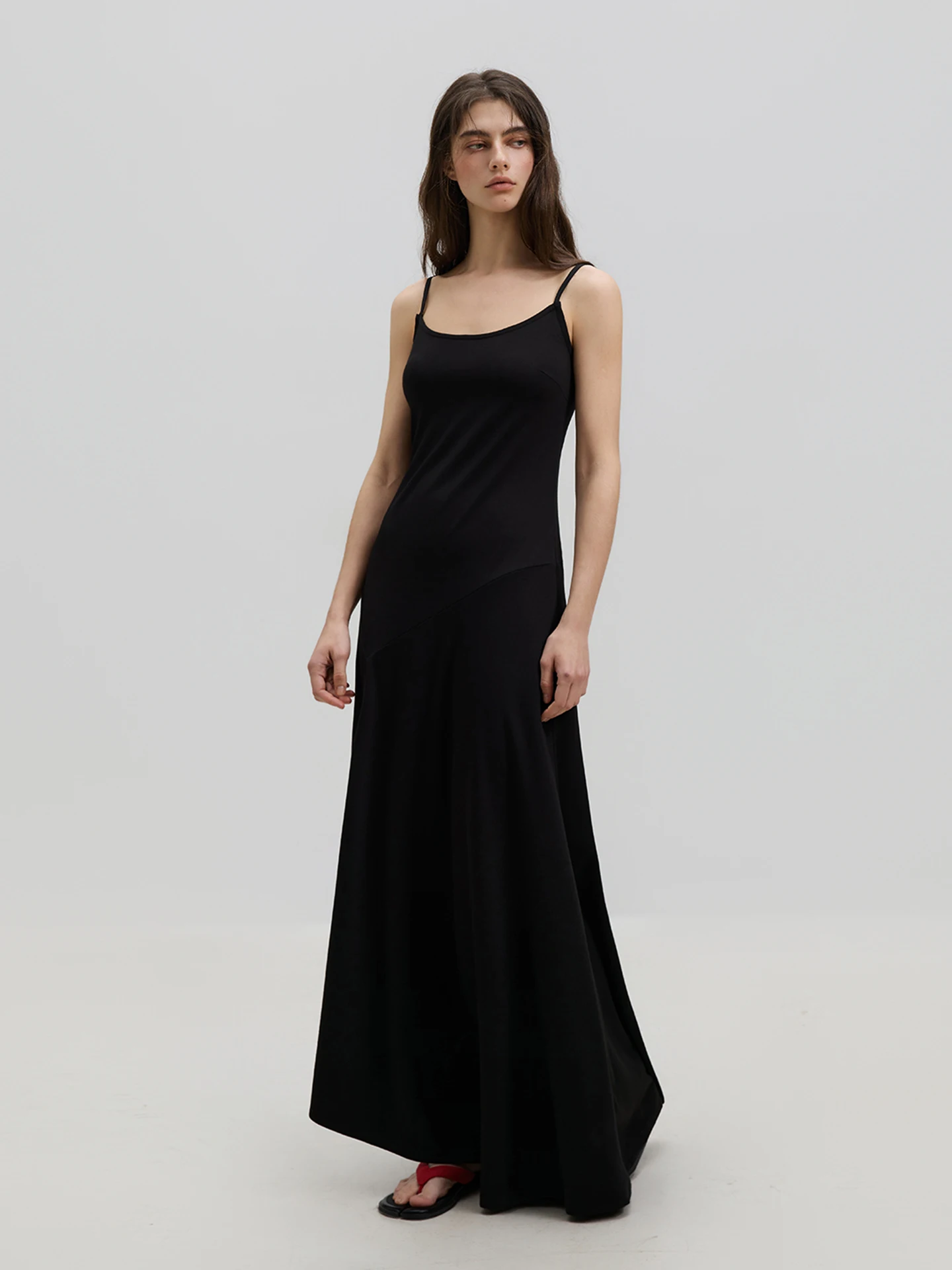 

LUR Modal Black Asymmetrical Strap Dress Women's Lazy Style Draping Slimming High-End Long Dress Casual Breathable Soft Fabric