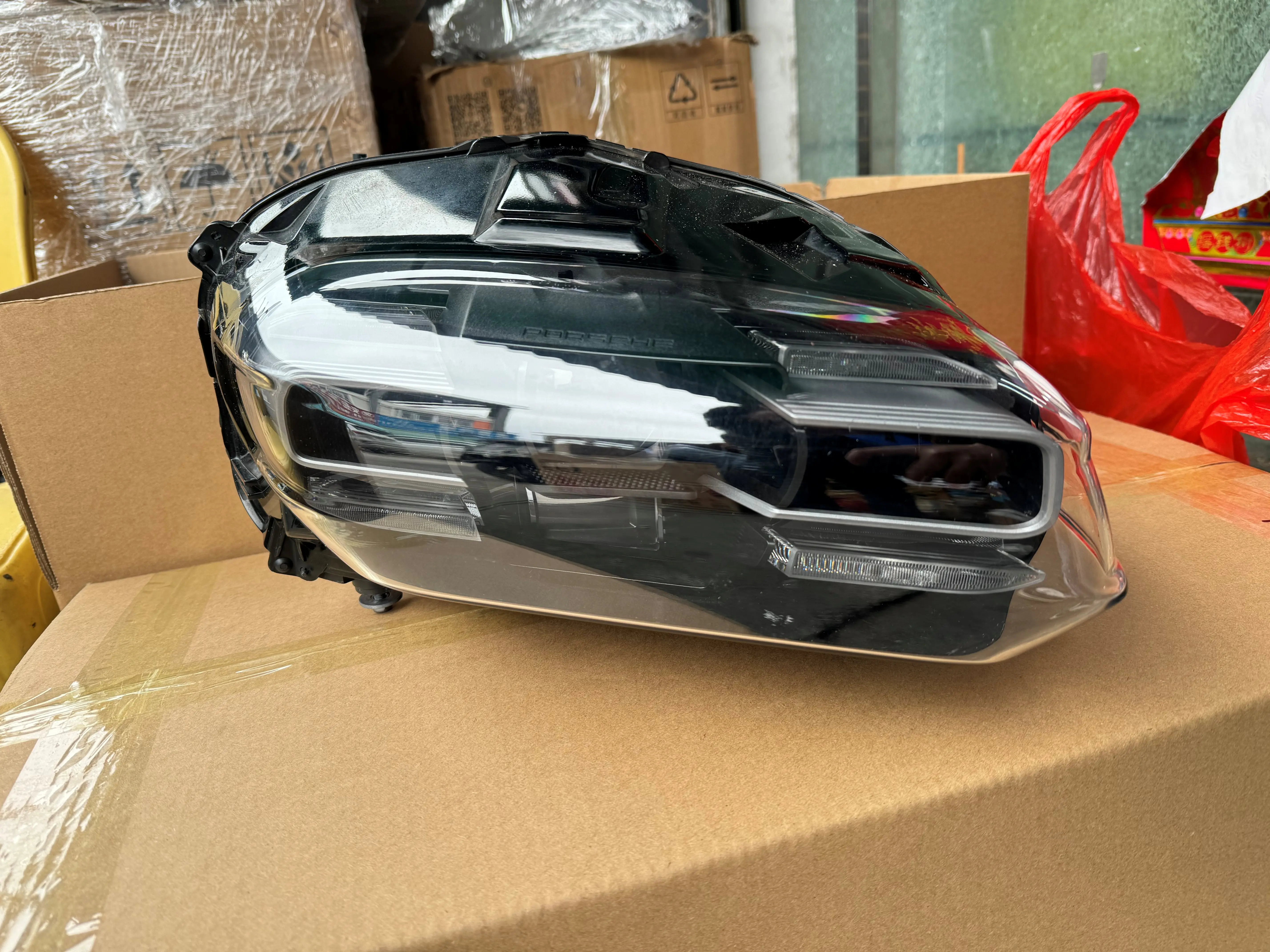 

Fit for Porsche Taycan Headlight 2019-2023 Taycan Porsche 9J1 Headlamp Transparent Daytime Running Light Used for Replacement