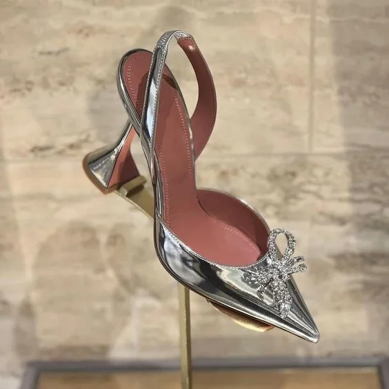 

Атласные туфли-лодочки с кристаллами и бантом, женские летние новые кожаные сандалии на высоком каблуке с острым носком, роскошные дизайнерские туфли для вечеринок в продаже