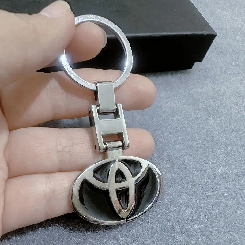 Zinc Alloy Key Ring Keychain For Toyota Hilux CHR Yaris Aygo Auris Supra Verso Corolla RAV4 Land Cruiser Car Emblem Accessories