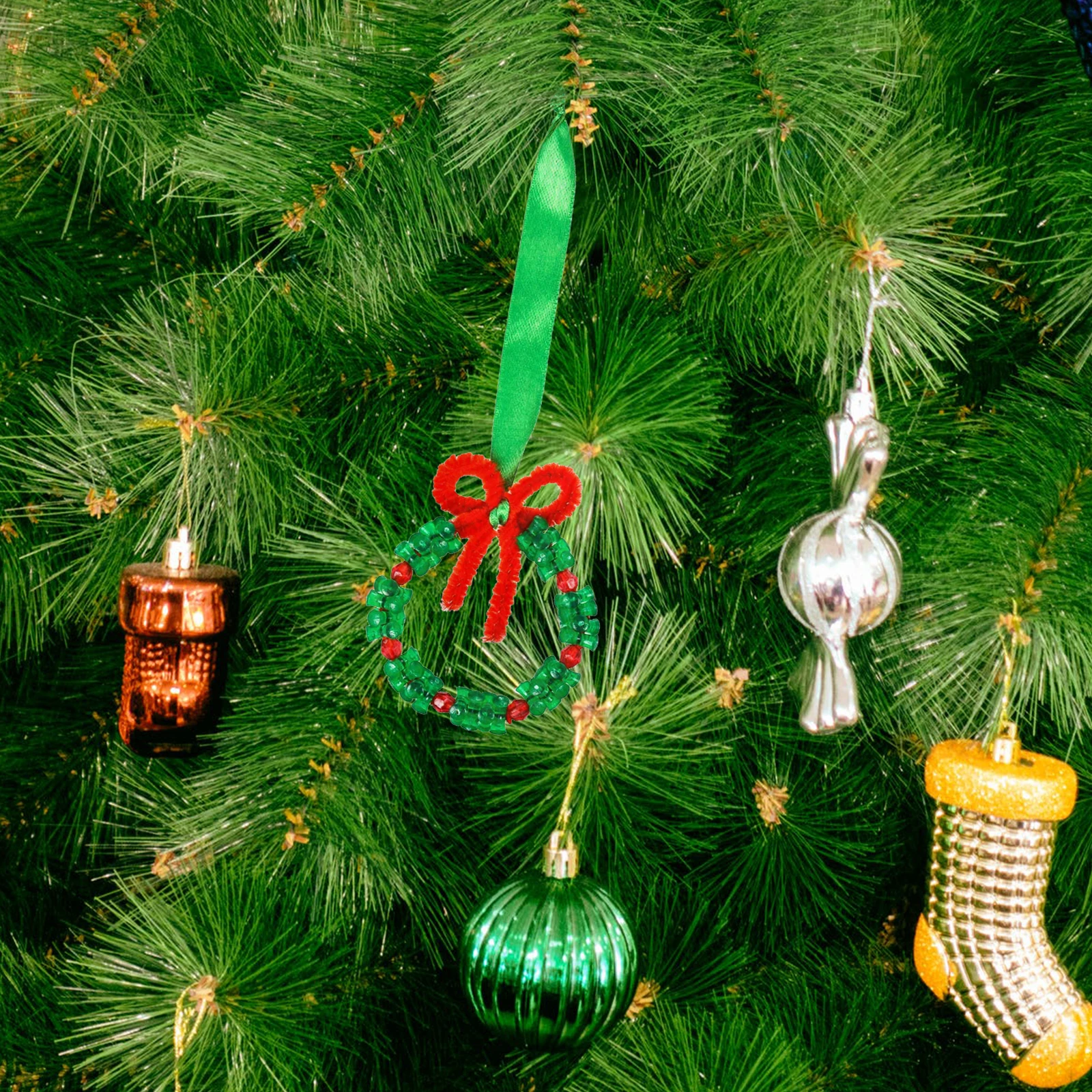 

1250 Pcs Christmas Beads Beaded Material Jewelry Making Accessories Plastic Materials Twisted Rods DIY Craft