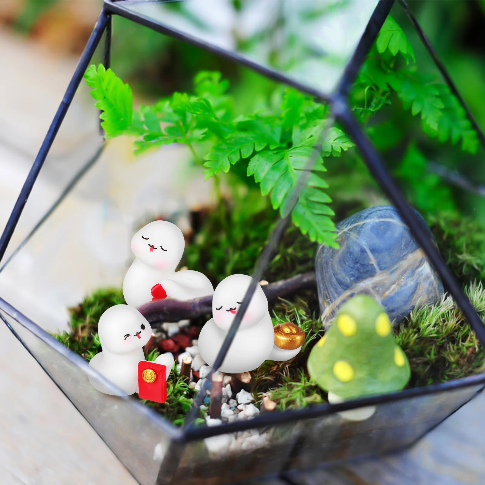 

6 Pcs Mini Resin Snake Figurines Cute Cartoon Decorations Desk Home Party Car Dashboard nament Spring Festival