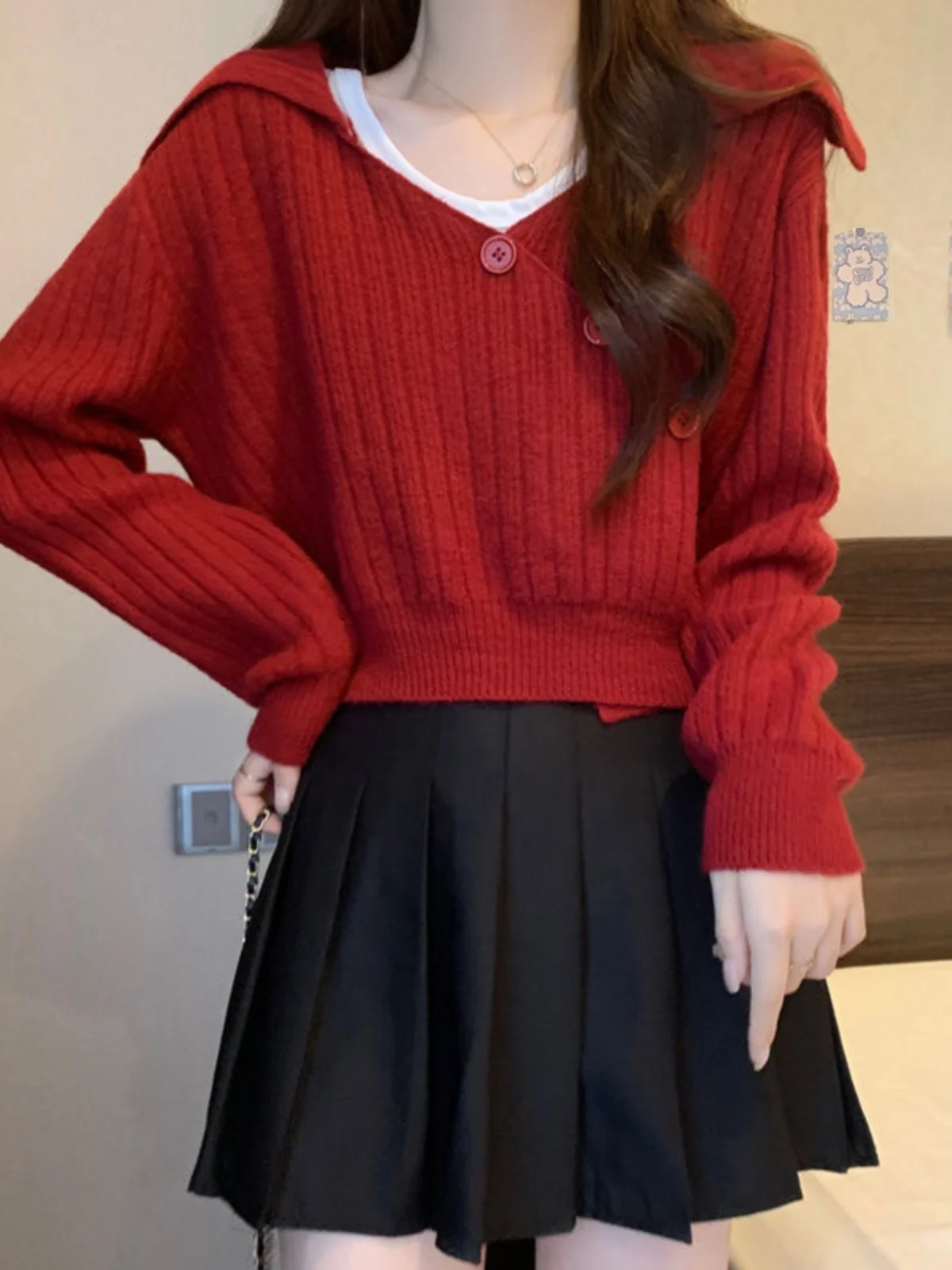 كنزة نسائية محبوكة جديدة لربيع وخريف 2025 بياقة على شكل V وأكمام طويلة، تصميم قصير بخصر مرتفع وأزرار، قميص أساسي بقصة مستقيمة... #5