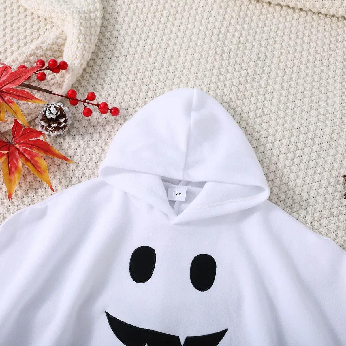Kinder-Geisterkostüm Weißer Kapuzenponcho mit gezackten Kanten Halloween-Verkleidung für Süßes oder Saures Geburtstagsparty Cosplay-Outfit – Detail 8