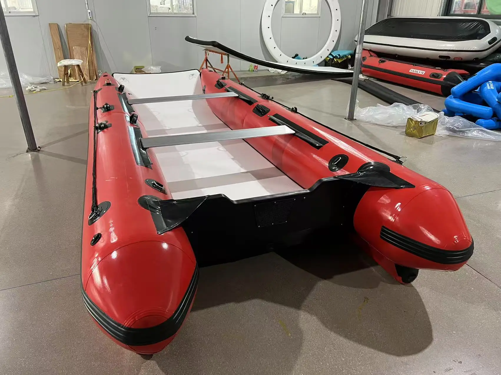2025 High Quality 14ft 4.5m1.2mm PVC Inflatable Flat Boat Stable Pontoon Catamaran Folded Design Surfing Ocean Engine