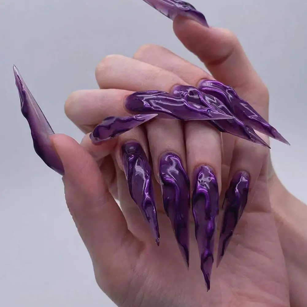 Stampa a spillo lungo di Halloween sulle unghie Modello di sangue rosso Unghie finte Suggerimenti artistici per la decorazione cosplay della festa di Halloween