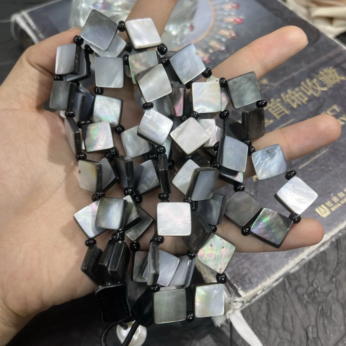 

Винтажное модное многослойное ожерелье ручной работы неправильной формы для женщин, очаровательное колье с круглыми квадратными бусинами, индивидуальный воротник