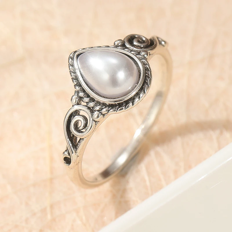 Vintage Silberfarbener Wassertropfen-Ring mit Eingelegten Imitationsperlen für Damen, Geometrischer Alltags- und Partyschmuck – Detail 4