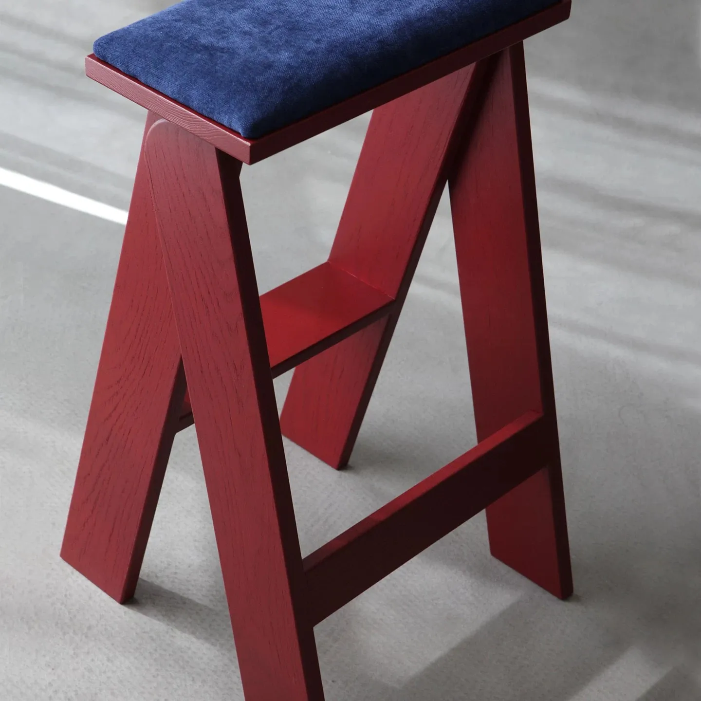Original Modern Foldable Solid Wood Bar Stool Soft Padded High Designer Counter Height Stool Small Space Kitchen Cafe Home Bar