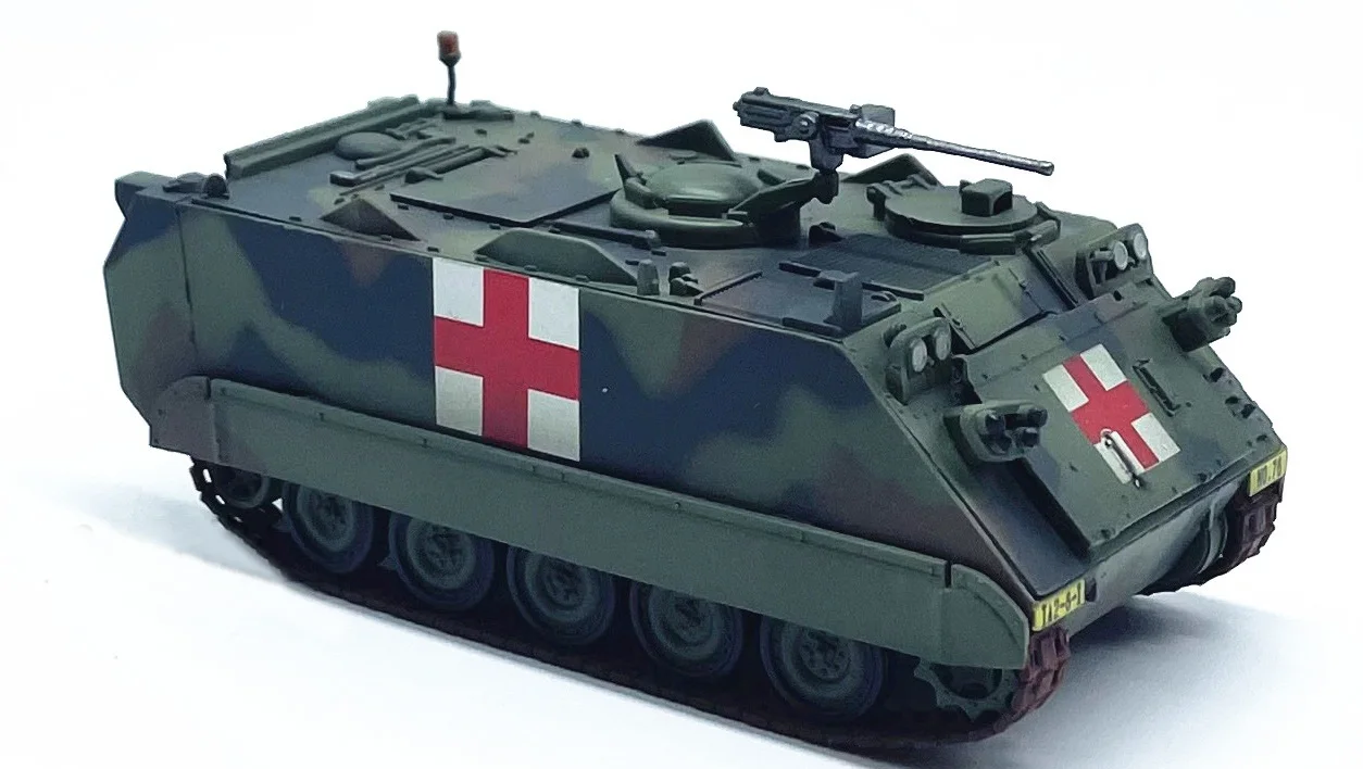 1: 72 American m113a2 ambulance tracked armored vehicle model  Finished simulation ornament 35007