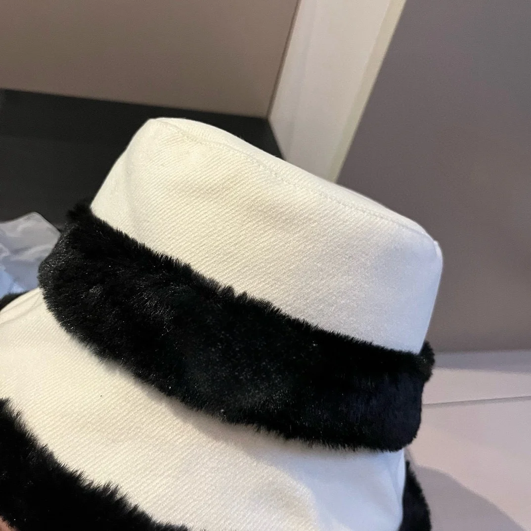 

Quality Furry - Trimmed Bucket Hat Comfortable Sun Hat Couples Heartwarming Festival Gift Popular Similar Headwear Bucket Hat
