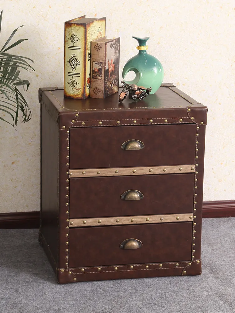 American-style rustic bedside table, suitable for guesthouses and hotels, featuring a light luxury design, a simple European