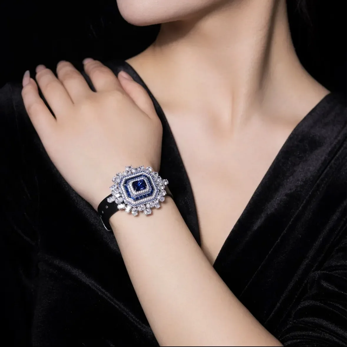 Foydjew Luxury Designer Jewelry High Quality Simulation Sapphire Pendant Choker Necklaces Leather Wristband Rope Bracelets