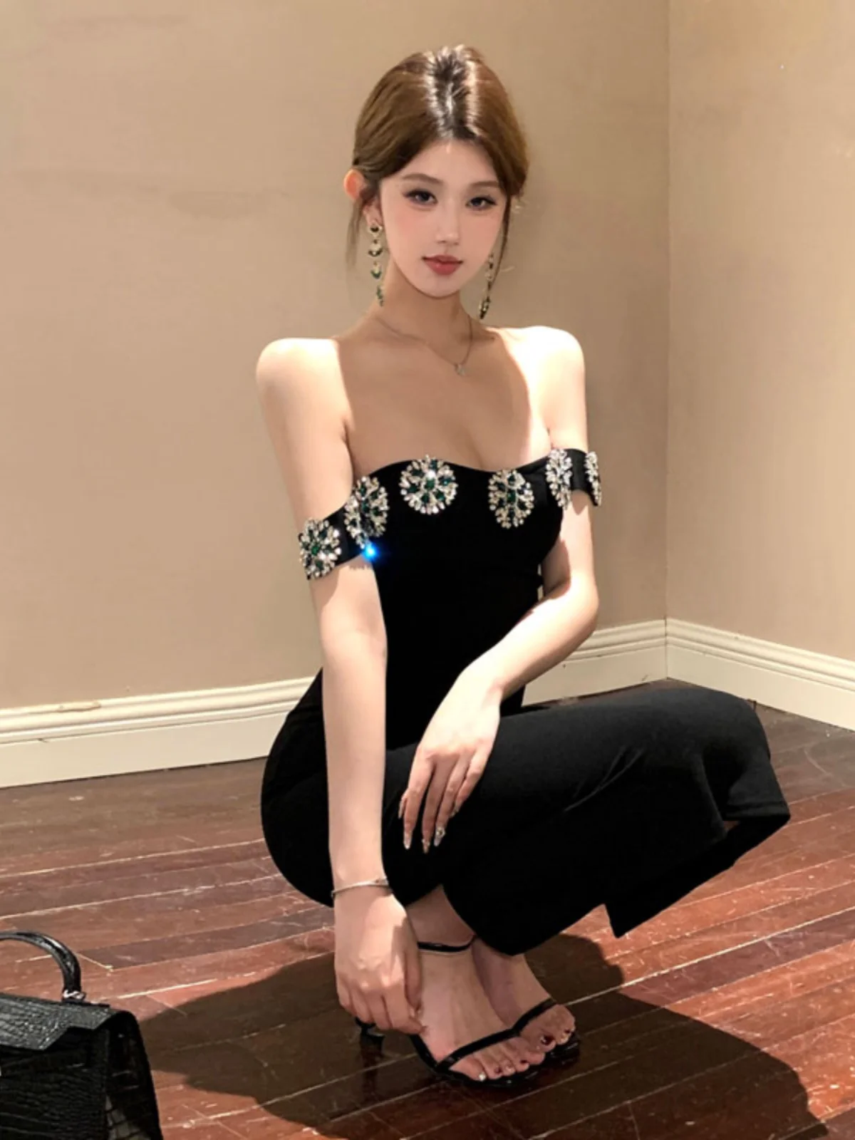 

Сексуальное облегающее платье на одно плечо с завышенной талией, черное, модное, элегантное, длинное, для ранней весны