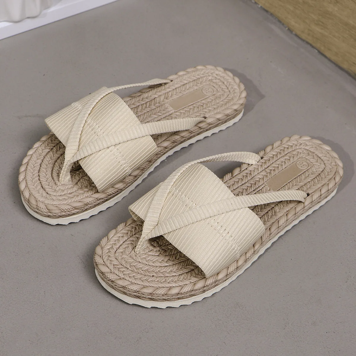 Slippers female summer outside wear 2025 new seaside holiday beach shoes network red fashion clip-toe flip-flops Slipper