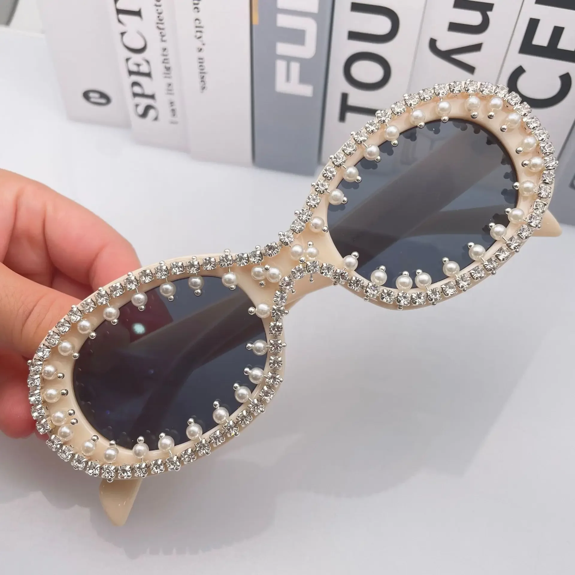 

2023 New Baroque Sunglasses Women's Lentes Oculos Gafas De Sol Feminino Lunette Solei Unique Ladies Diamond Sun Glasses Mujer