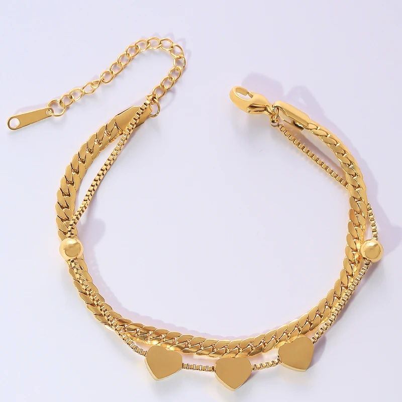 A fashionable and minimalist style bracelet with a heart-shaped creative decoration, double-layered and worn together.