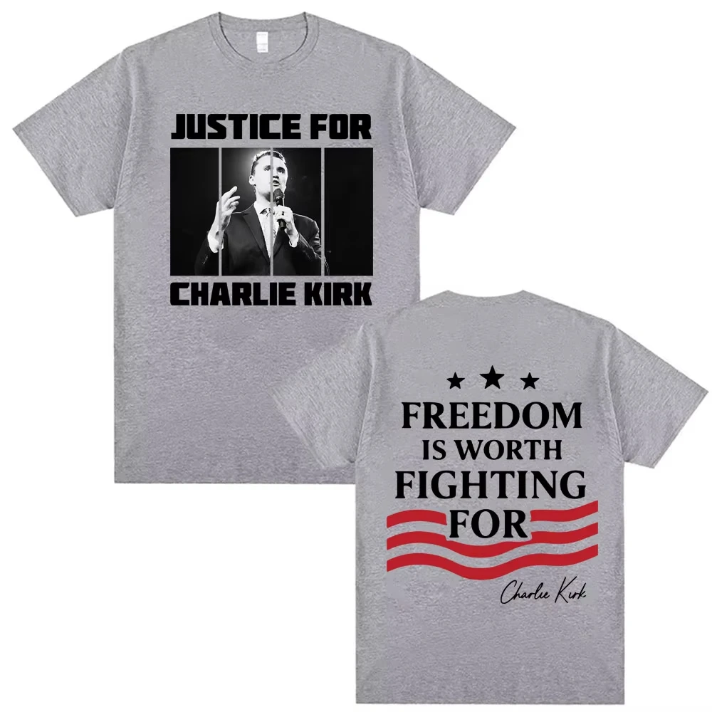 تي شيرت هاراجوكو كبير جدًا للرجال والنساء تشارلي كيرك العدالة والحرية يستحق القتال تي شيرت بنمط مزدوج الجوانب