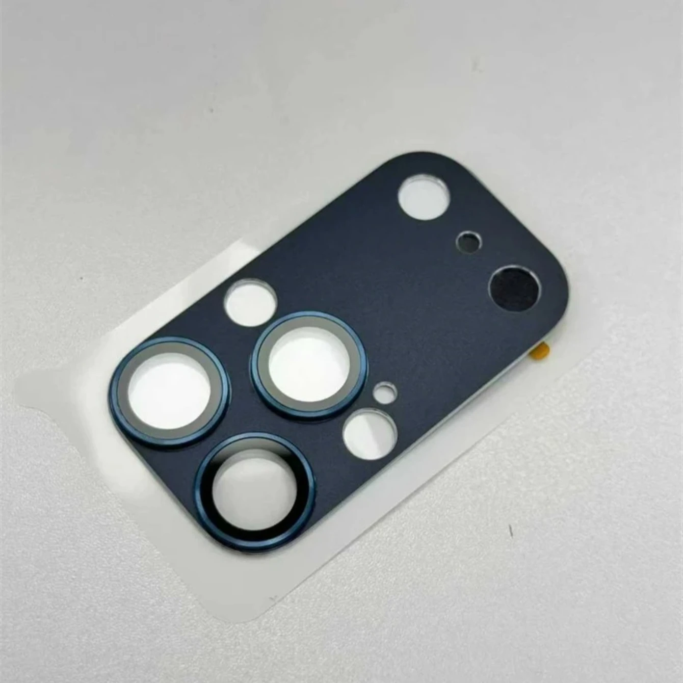 2025 Trasforma IPhone 17 Pro Protezione per obiettivo fotocamera finta per IPhone 17 16 15 14 Pro Max Metallo 9H Vetro Copertura completa antigraffio