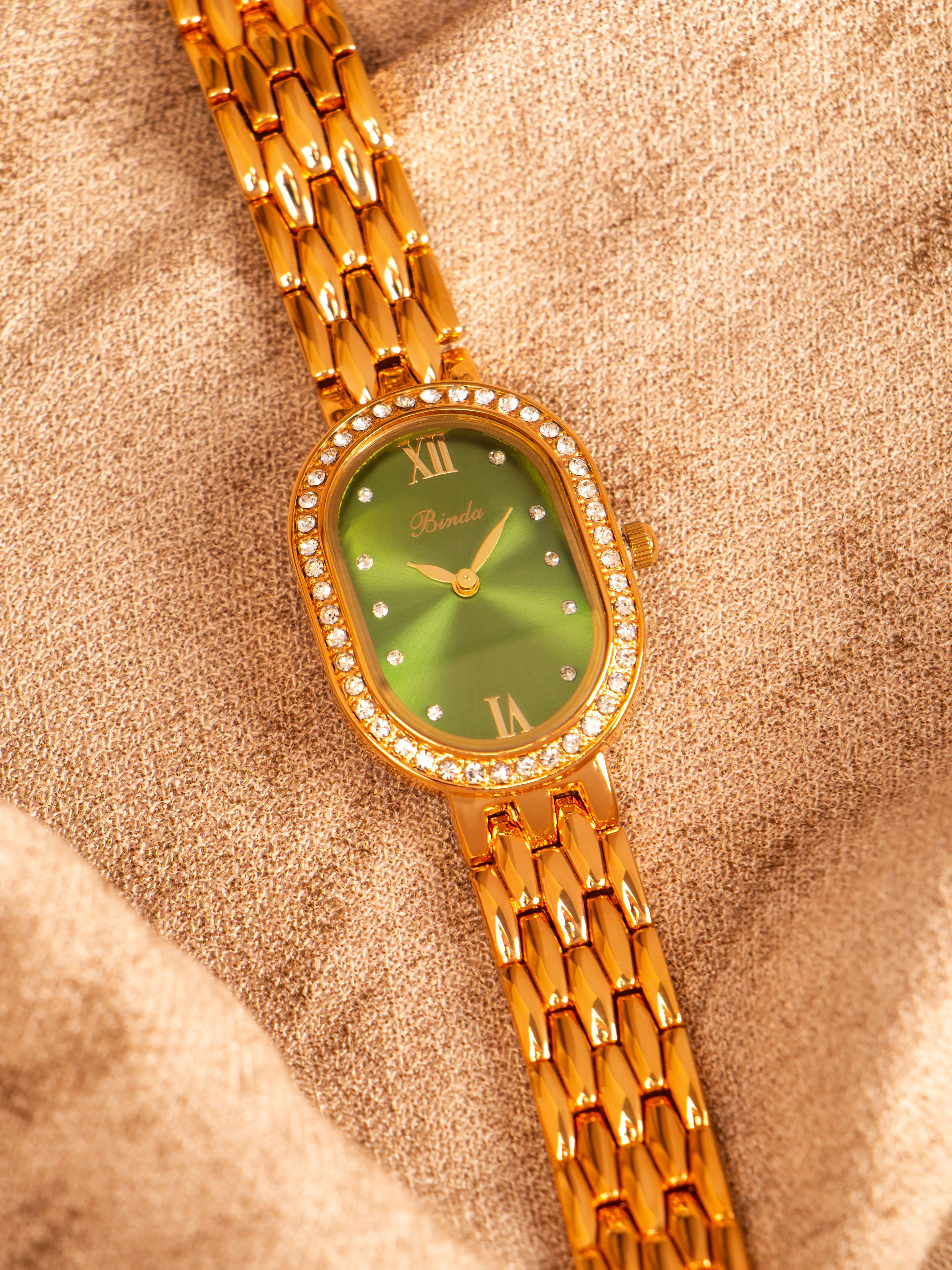 ساعة بيندا كوارتز نسائية بمينا بيضاوي عتيق وحجر الراين مع صندوق هدايا