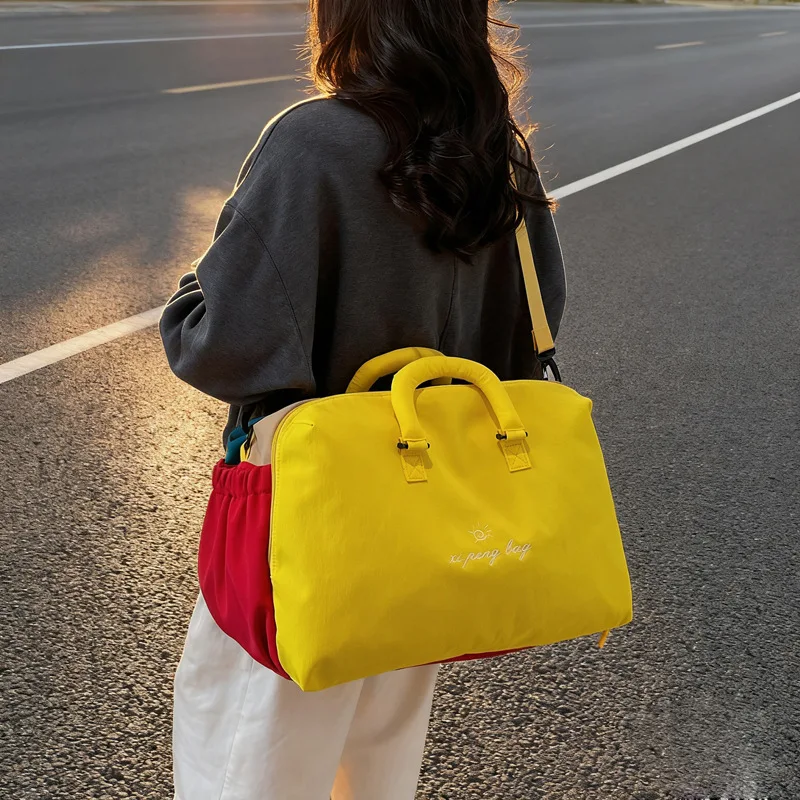 

Large Capacity Women's Travel Bag Premium Fabric with Dopa-Inspired Color Blocks Dedicated Shoe Compartment Dry/Wet Separation