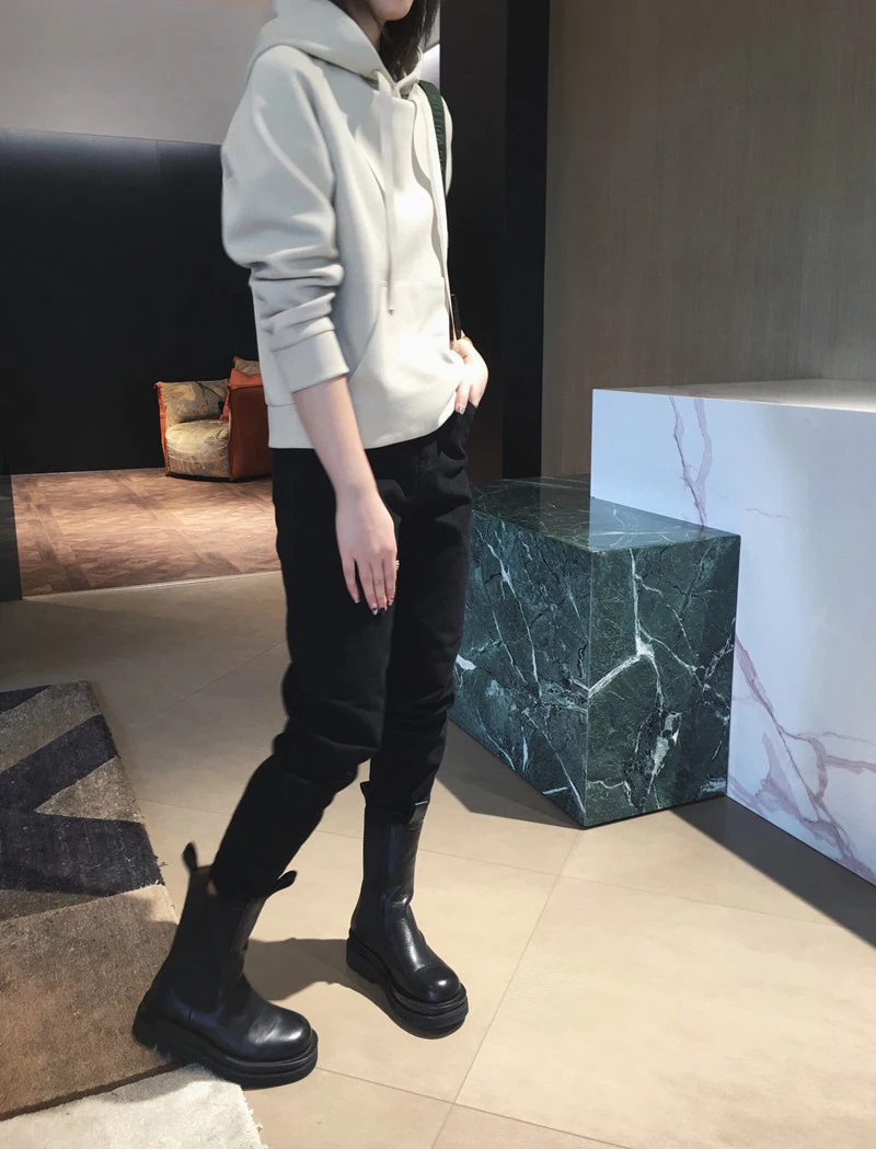 Damska bluza z kapturem na jesień 2025, dopasowany krój, mieszanka bawełny i poliestru, luźna, uniwersalna, modna, codzienna odzież, długi rękaw.