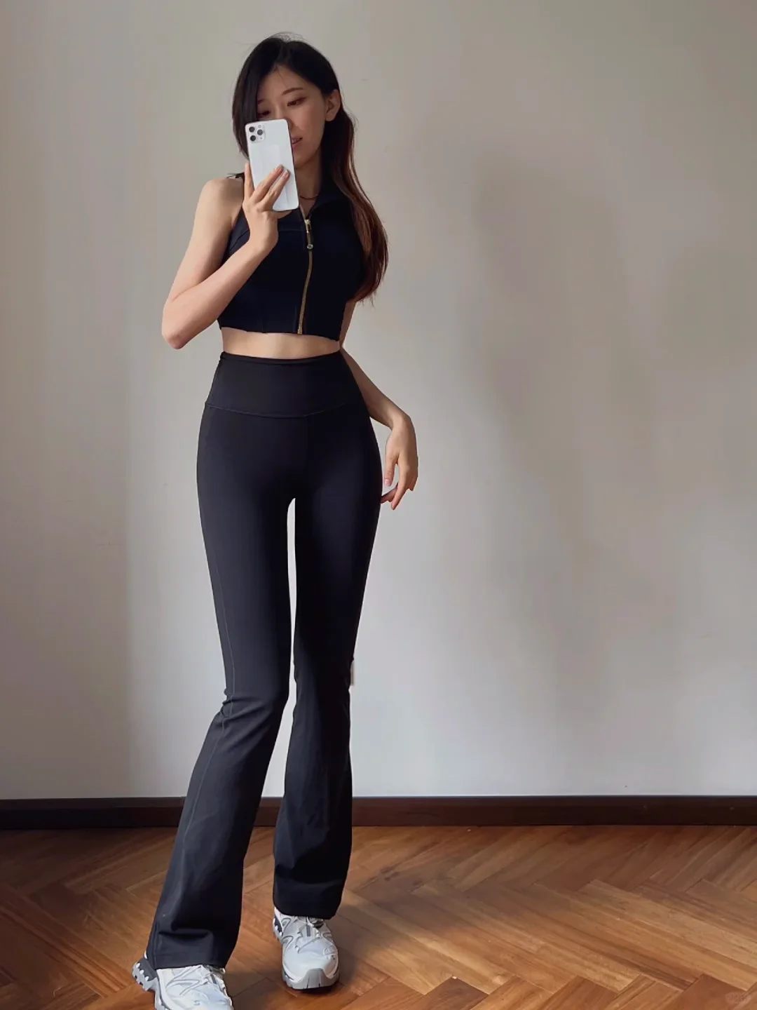 Thumbnail 3 - #4 Latest Sports Bottoms Offers