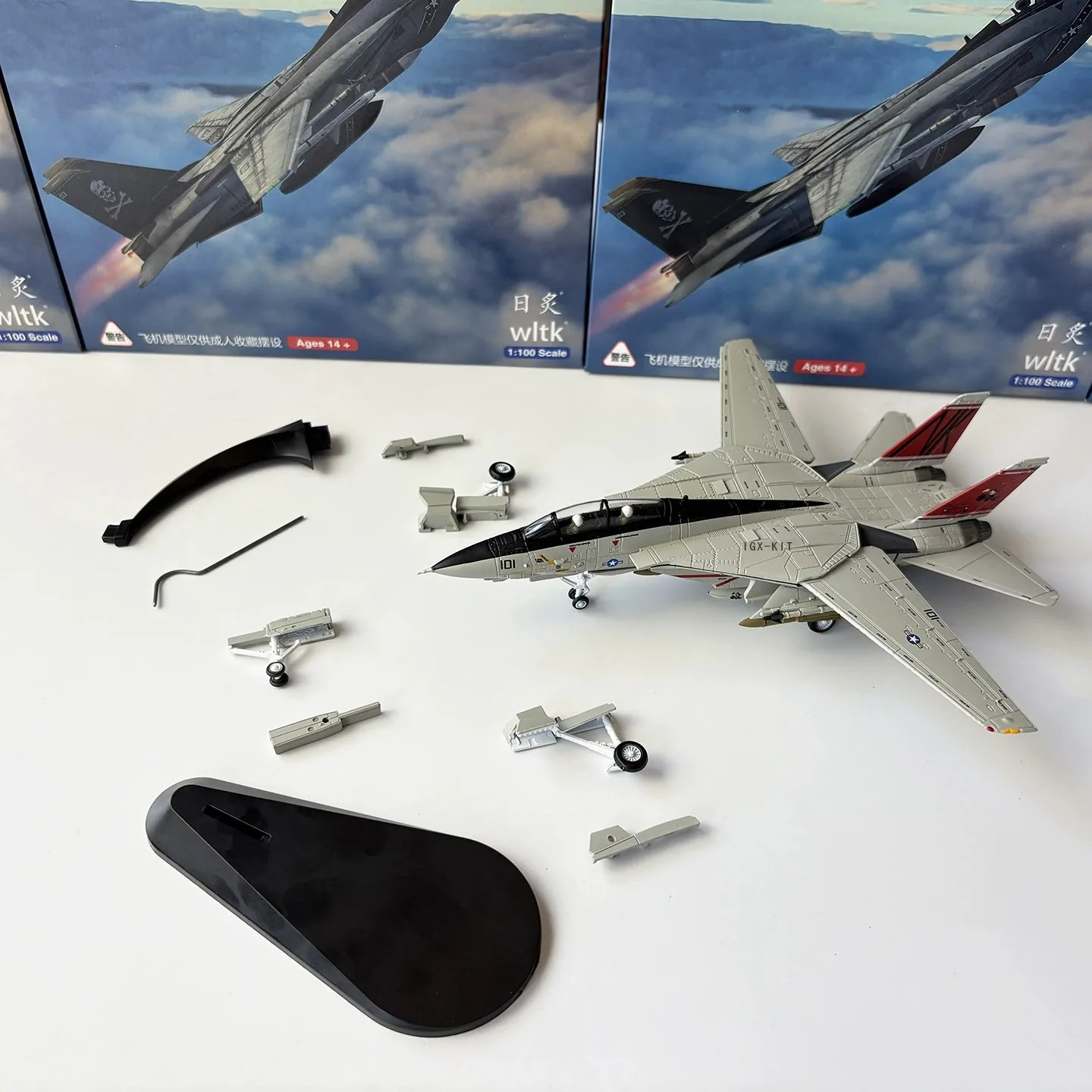 Diecast 1/100 Scale US F-14 Fighter Jet VF-31 Interchangeable Variable Wing Version Alloy Plane Model Military Aircraft Ornament