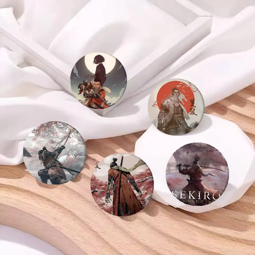 Sekiro Shadows يموت مرتين للتخصيص لينة زر دبوس للنساء مجوهرات إبداعية مضحك شارة الكرتون عاشق قبعة