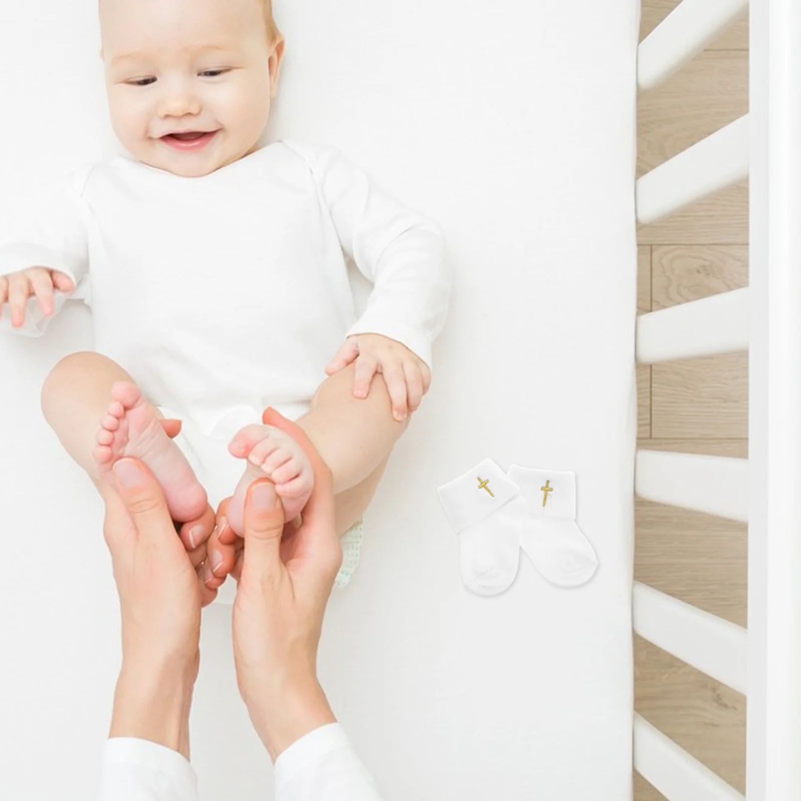 1 paire de chaussettes blanches pour bébé, confortables, manchette tournante en coton pour nourrissons de 0 à 1 ans, chaussettes de baptême antidérapantes