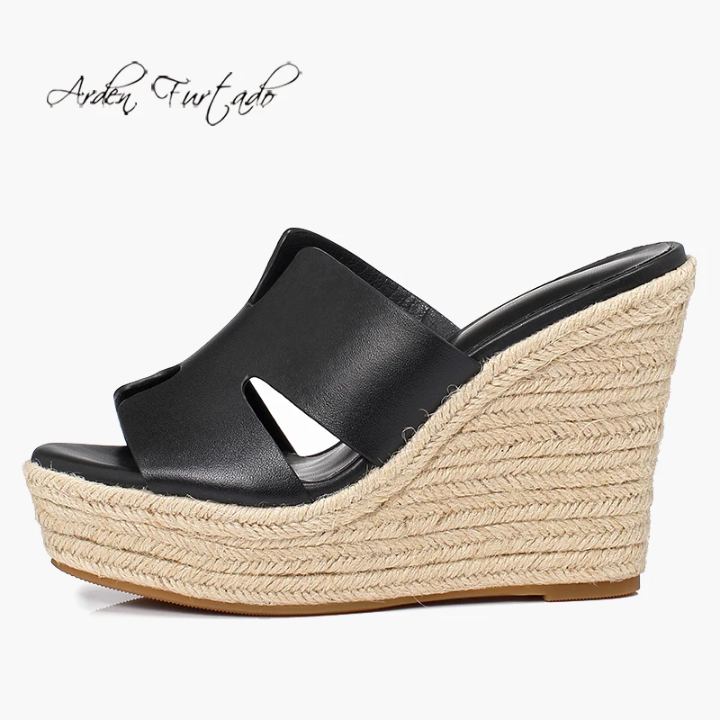 

Arden Furtado 2024 Summer Genuine leather straw weaving Wedges Slippers Round toe Platform Mixed Colors H-shaped slippers