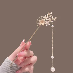 Bacchette classiche per capelli con fiori di pesco Bacchette placcate in oro con punta Updo Chignon Forcina per donne Accessori per capelli Hanfu cinese