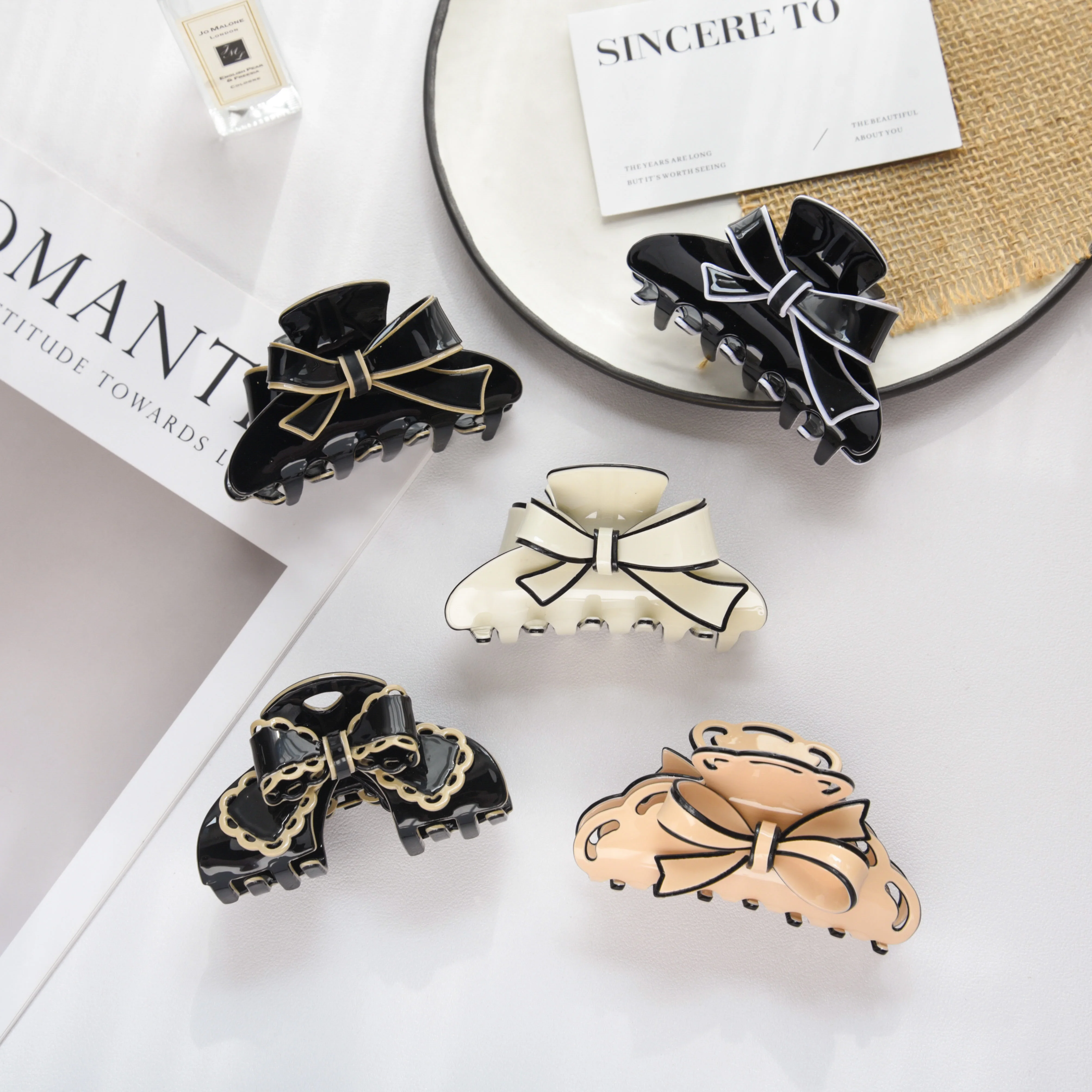 

DuoShang French Retro Bowknot Hair Claw Acrylic Claw Clips Valentine's Day Gift Bow Crab Hair Clips for Women Hair Accessories
