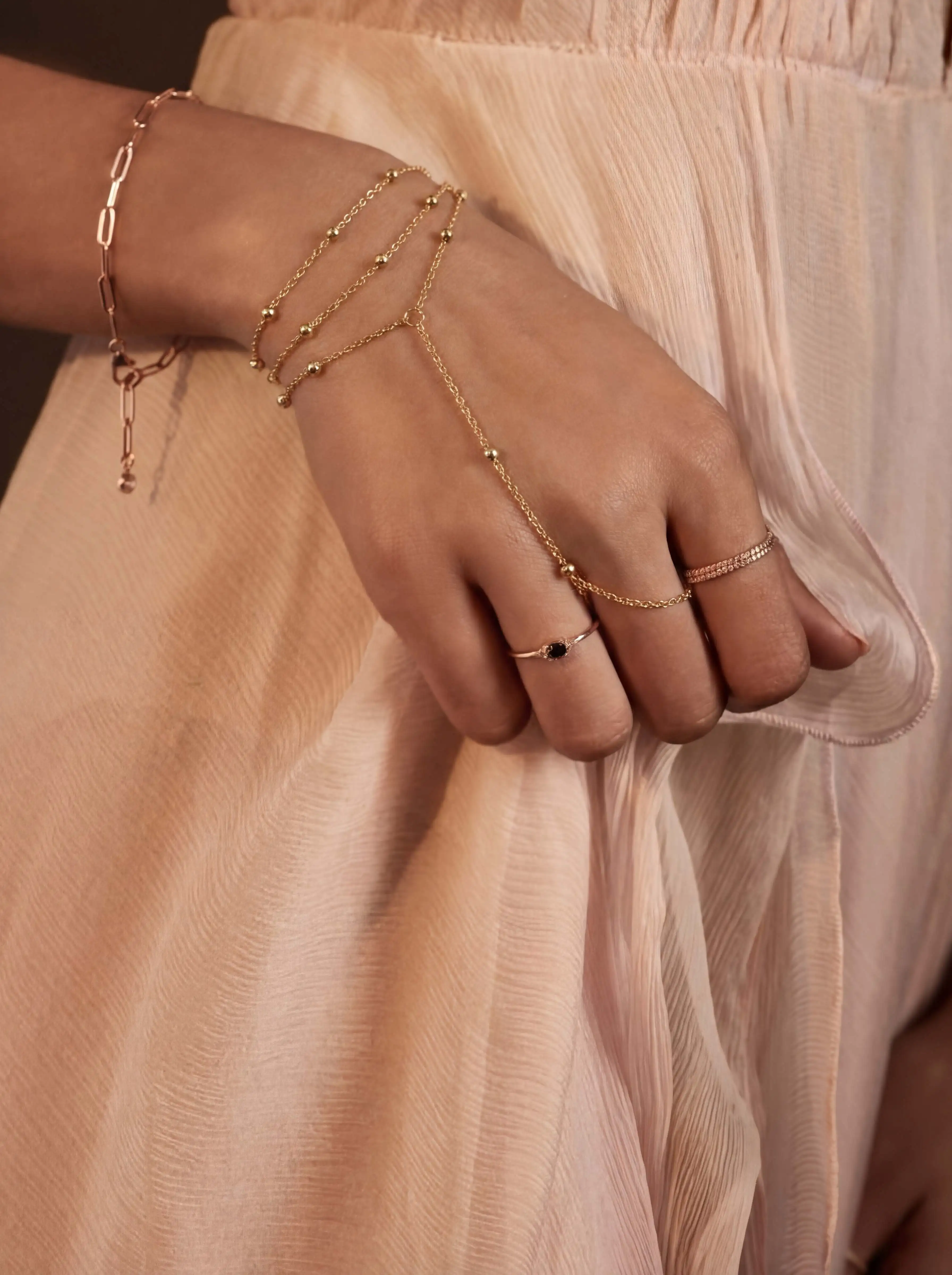 Trendy Gold Color Dainty Hand Chain Bracelet for Women Simple Thin Link Chain Connecting Harness Bracelet Ring Hand Jewelry Gift